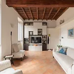 Iflat Trevi Charm, Elegant & Comfy Roman Escape